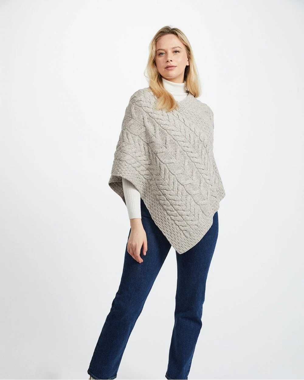 Aasleagh Falls Ladies Aran Poncho - Image 9