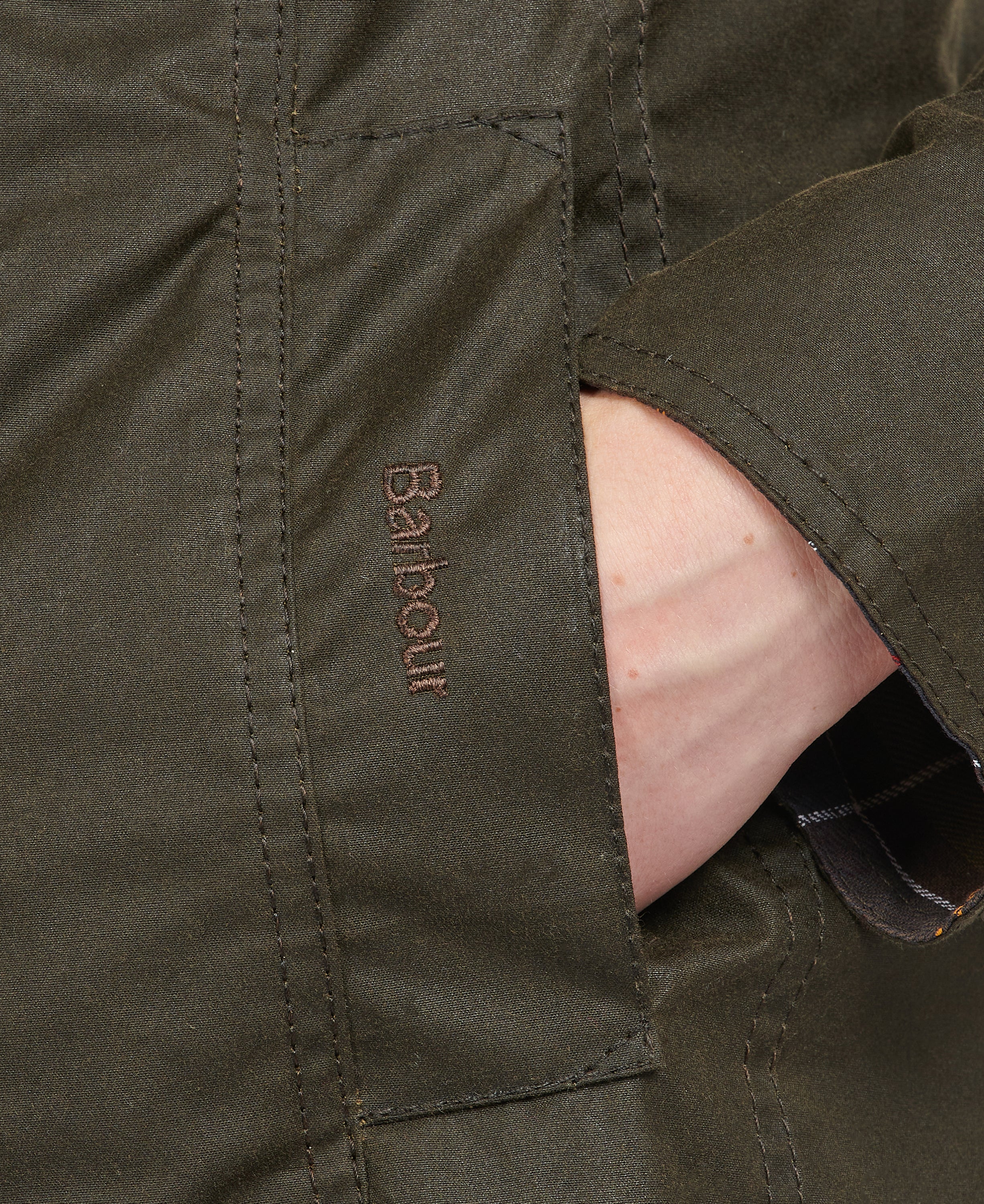 Belsay Wax Jacket - Image 23