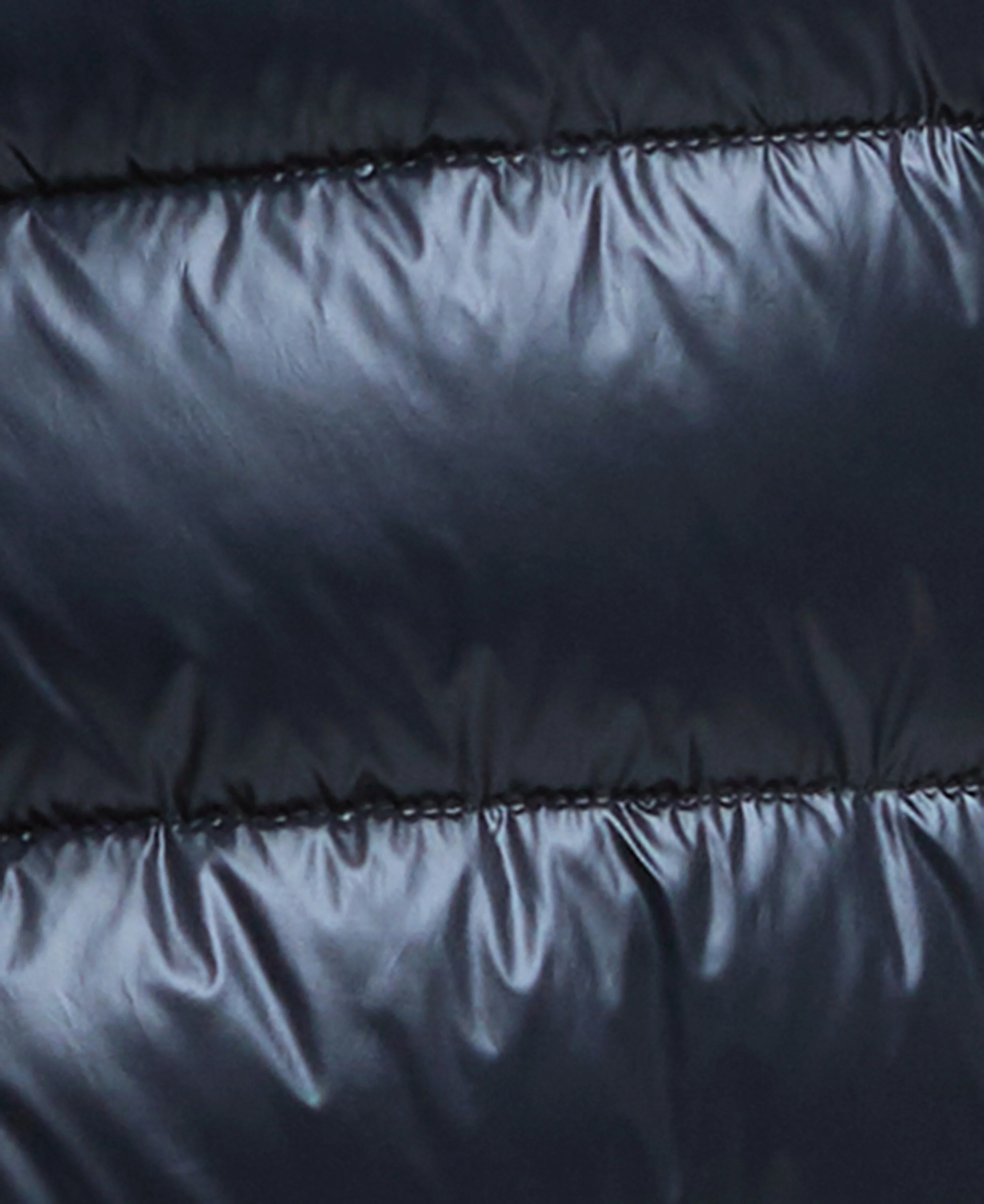 Della Puffer Quilt - Image 9