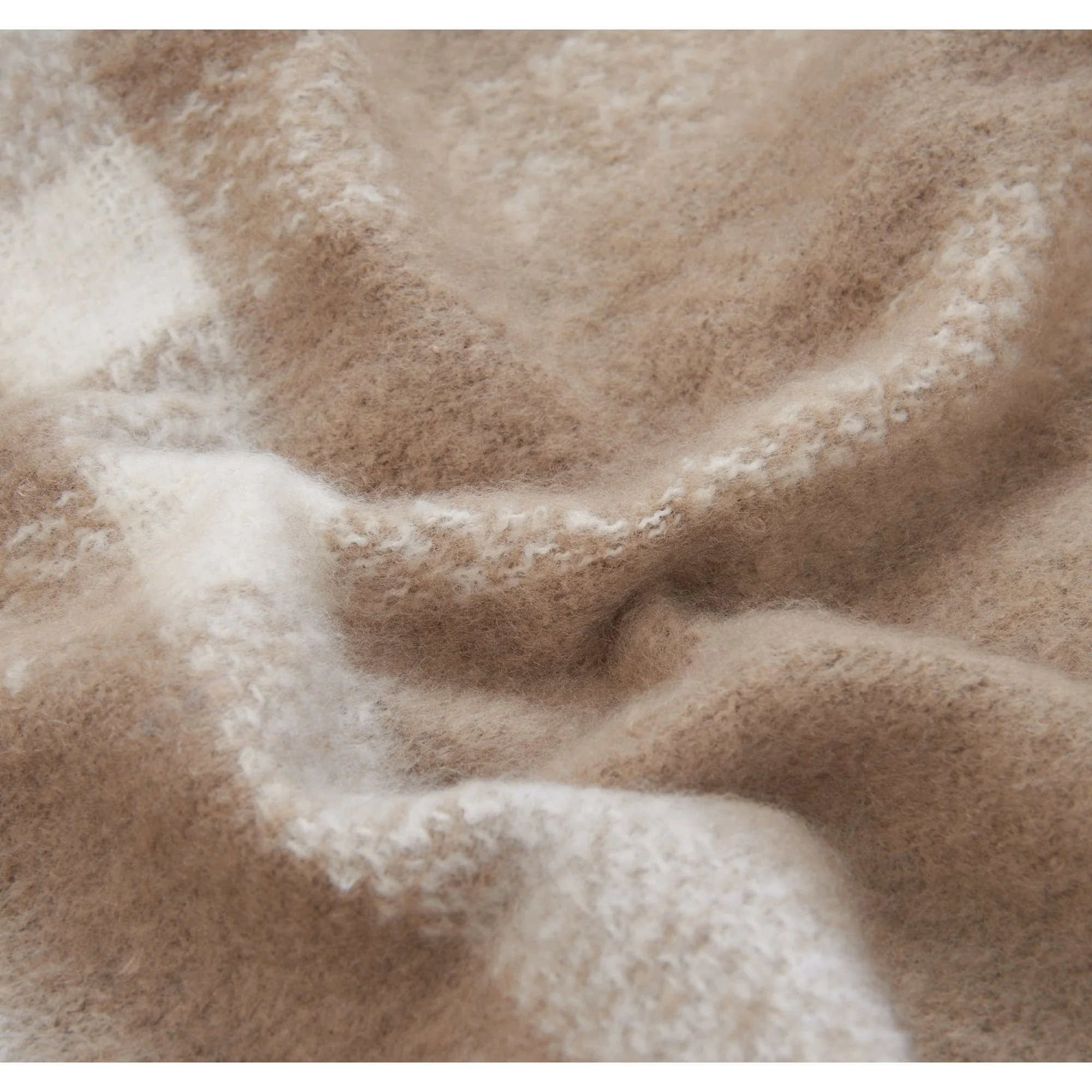 Isla Tartan Boucle Scarf - Image 9
