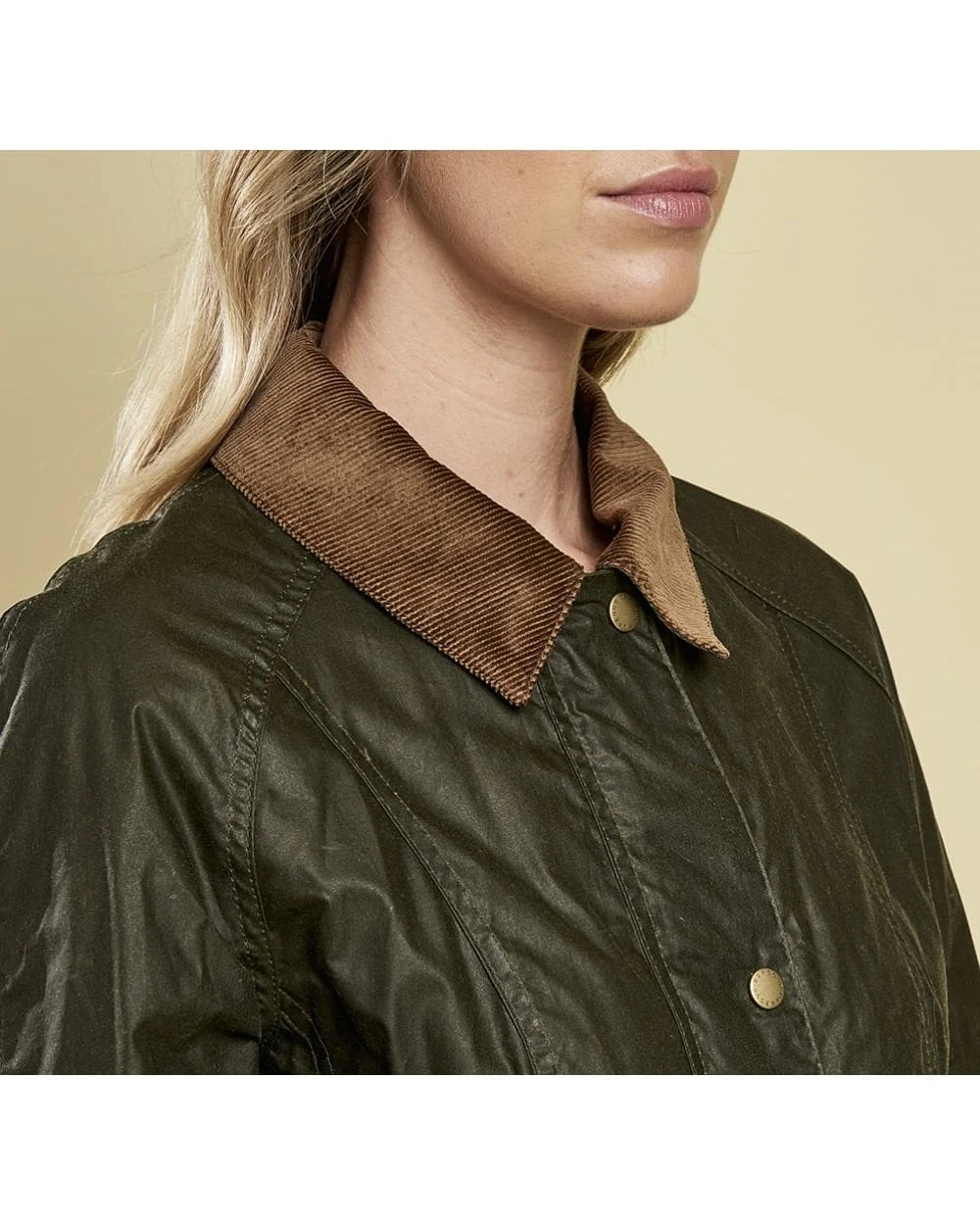 Lightweight Beadnell Waxed Jacket - Image 12