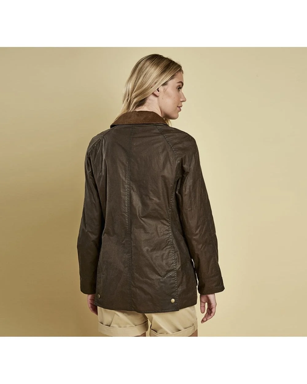 Lightweight Beadnell Waxed Jacket - Image 13