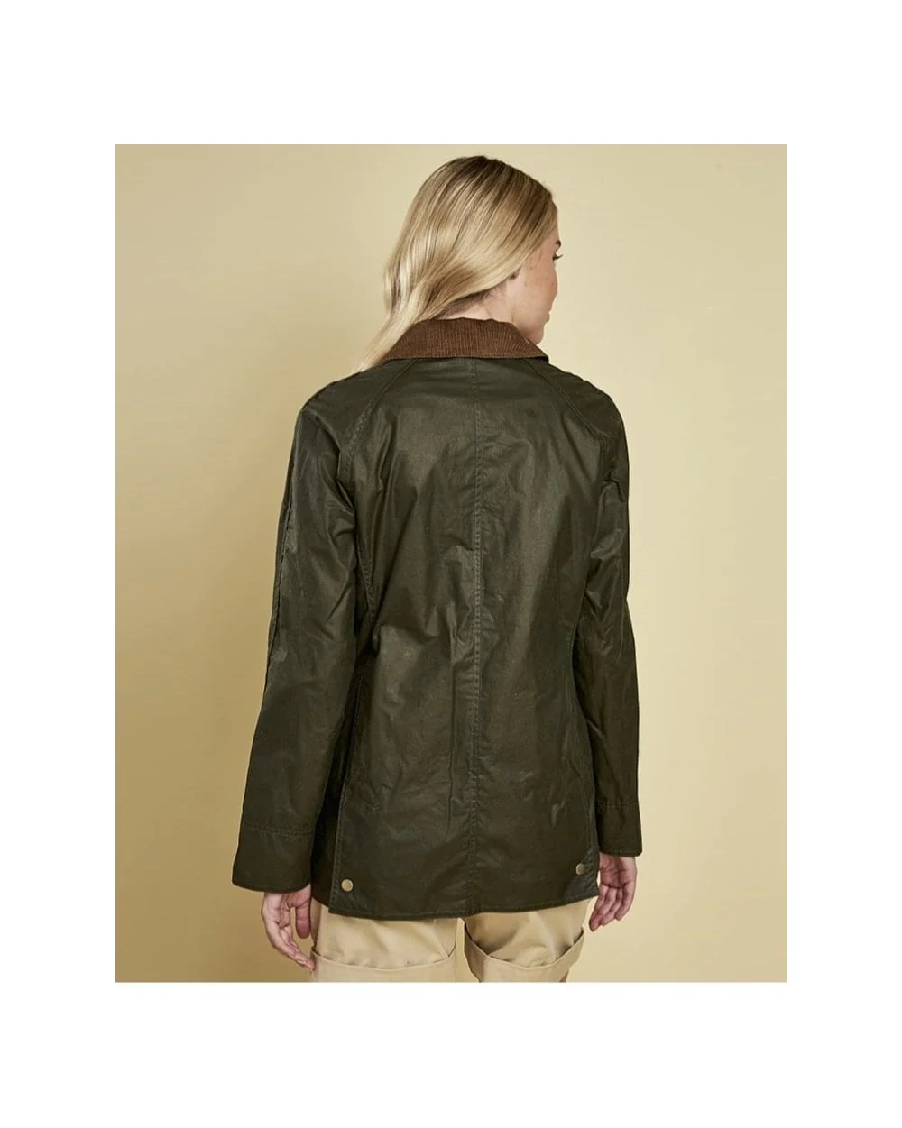 Lightweight Beadnell Waxed Jacket - Image 16