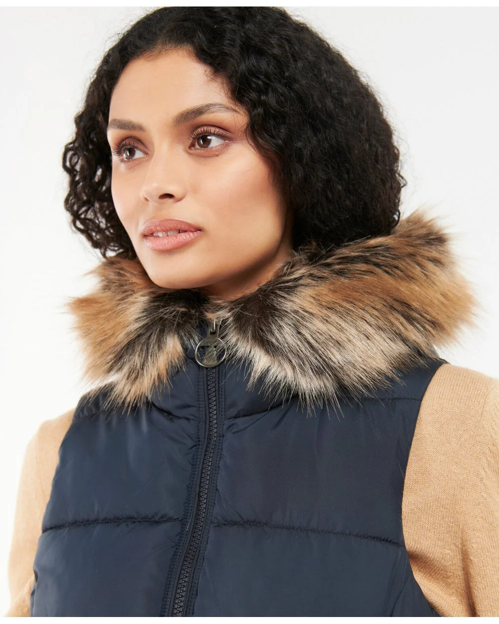 Midhurst Quilted Gilet - Image 9