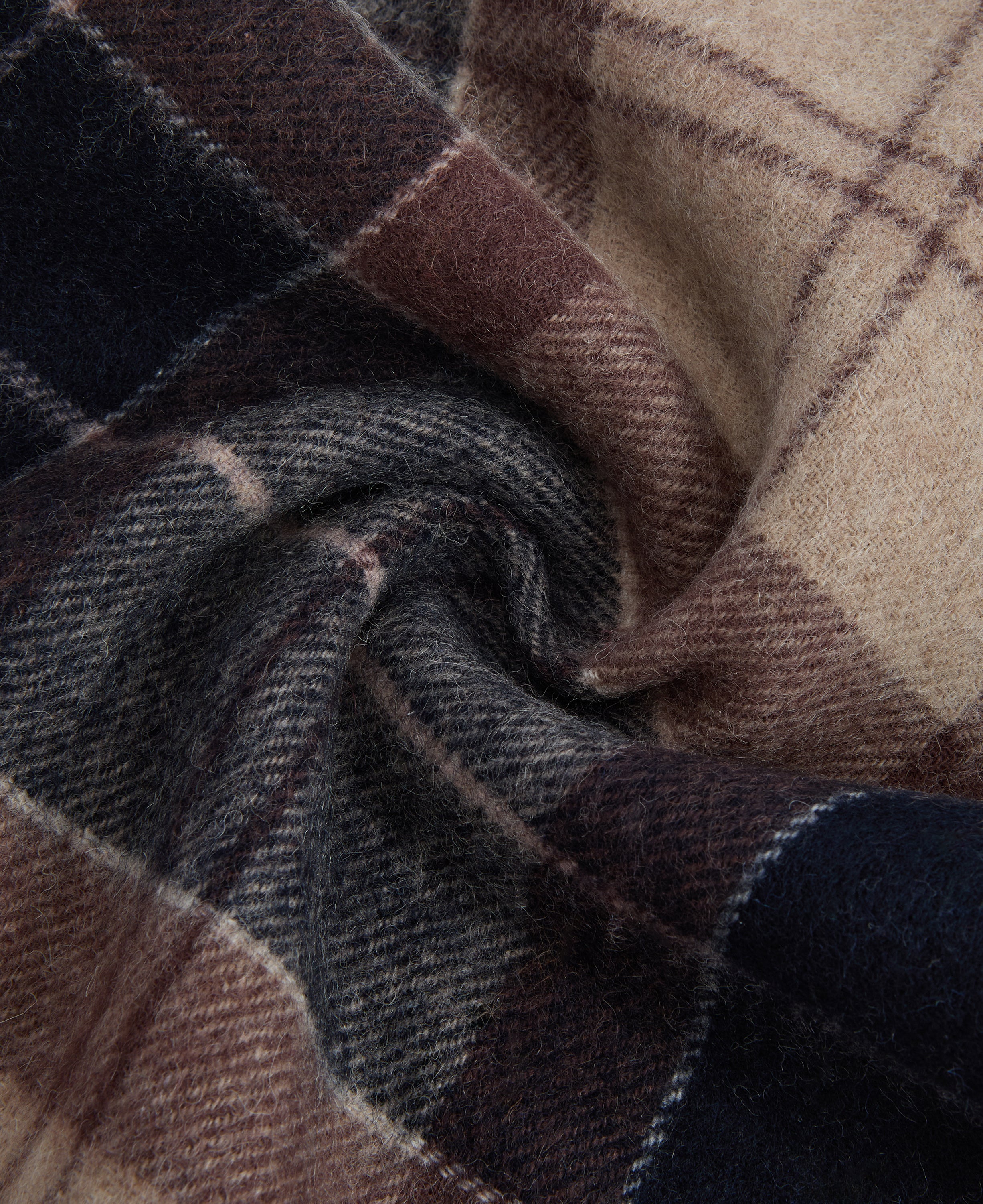 Tartan Scarf - Image 3