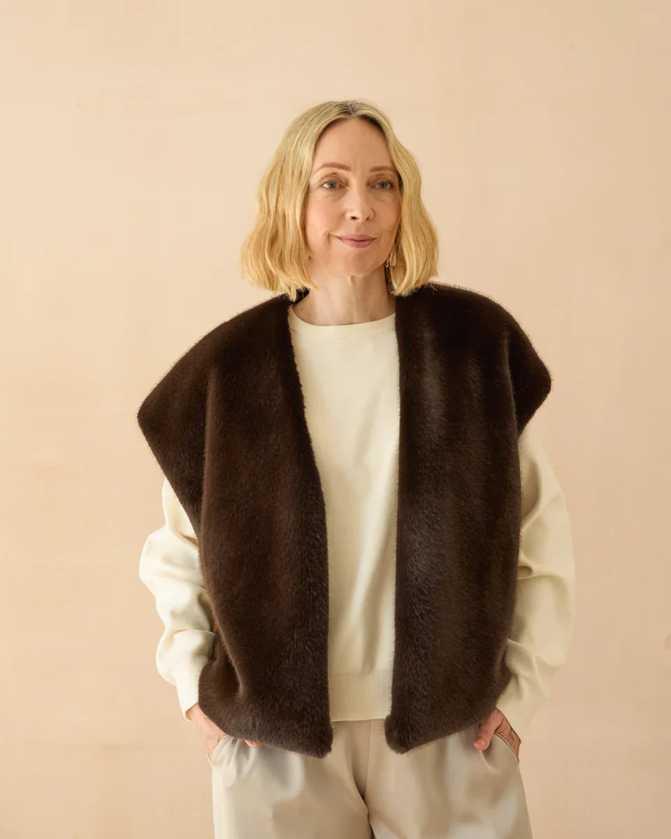 Claire Gilet Rich Cocoa - Image 3