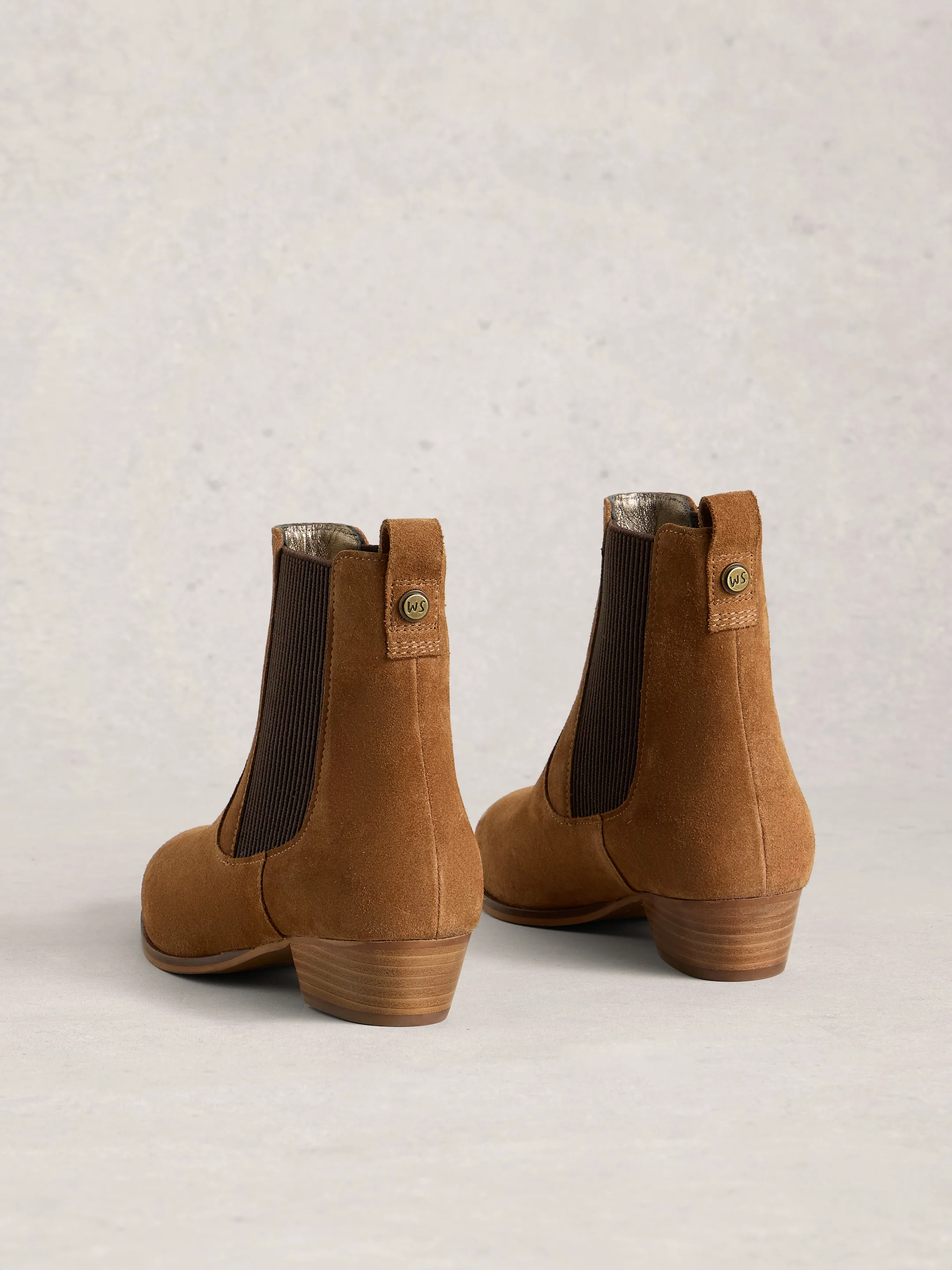 Chelsea Willow Ankle Boot - Image 4