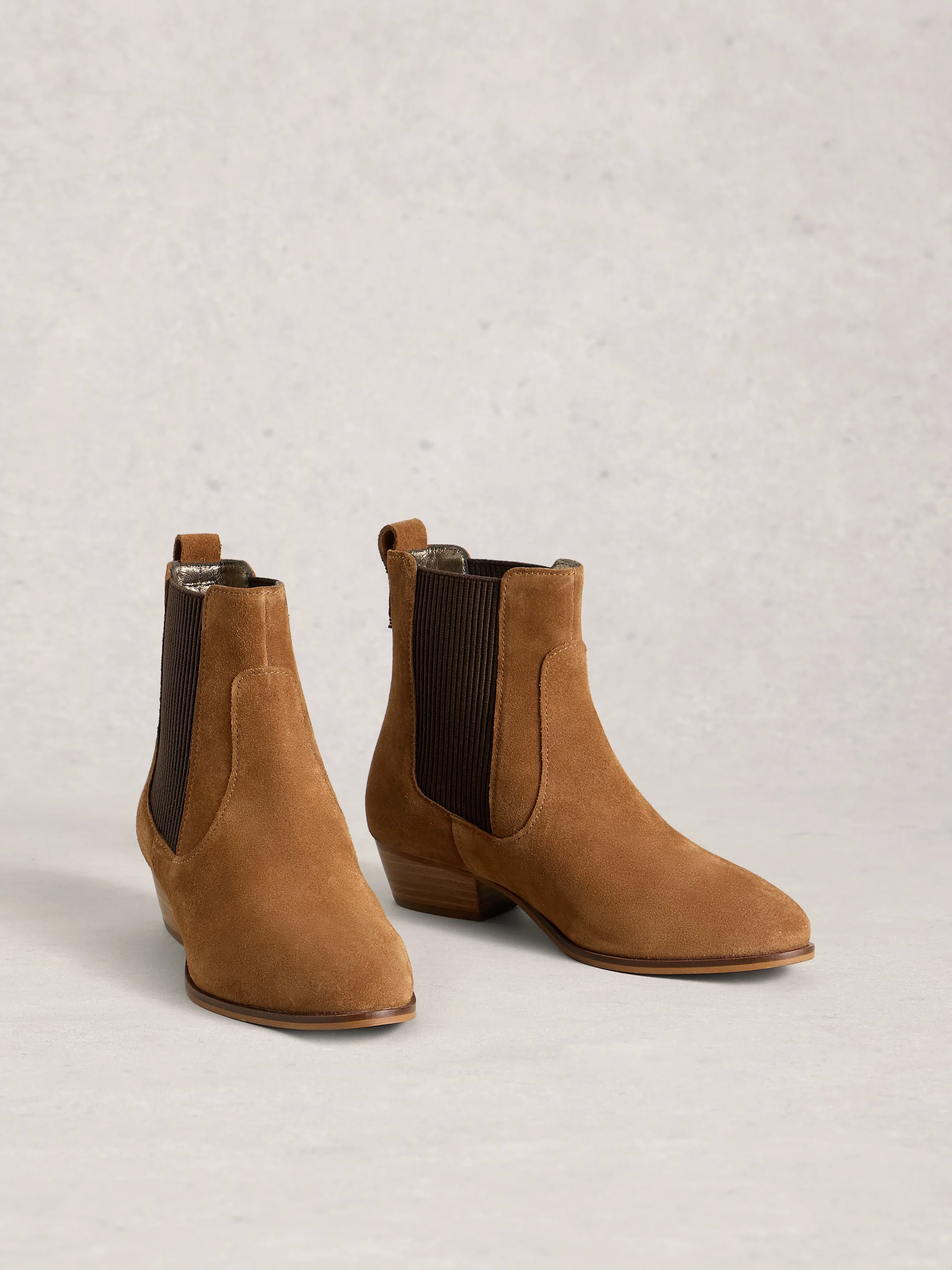 Chelsea Willow Ankle Boot - Image 5