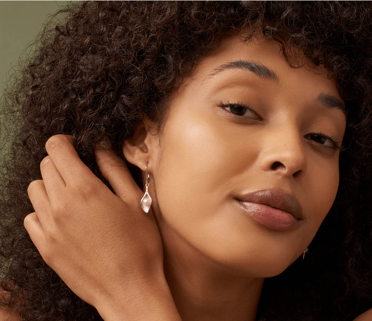 Nature's Wonder Sterling Silver Oyster Shell Drop Earrings with Pearls - Image 2