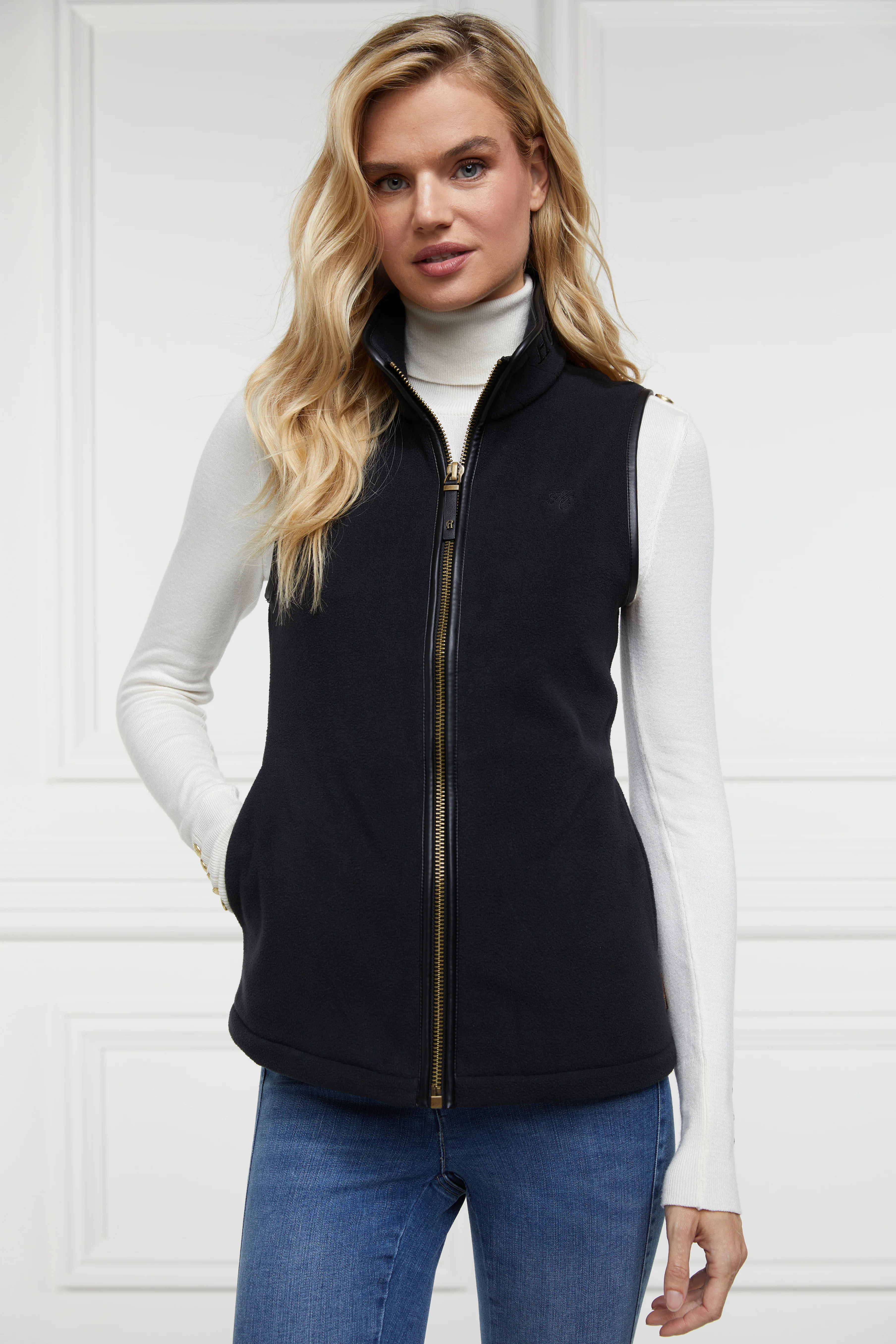 Country Fleece Gilet - Image 17