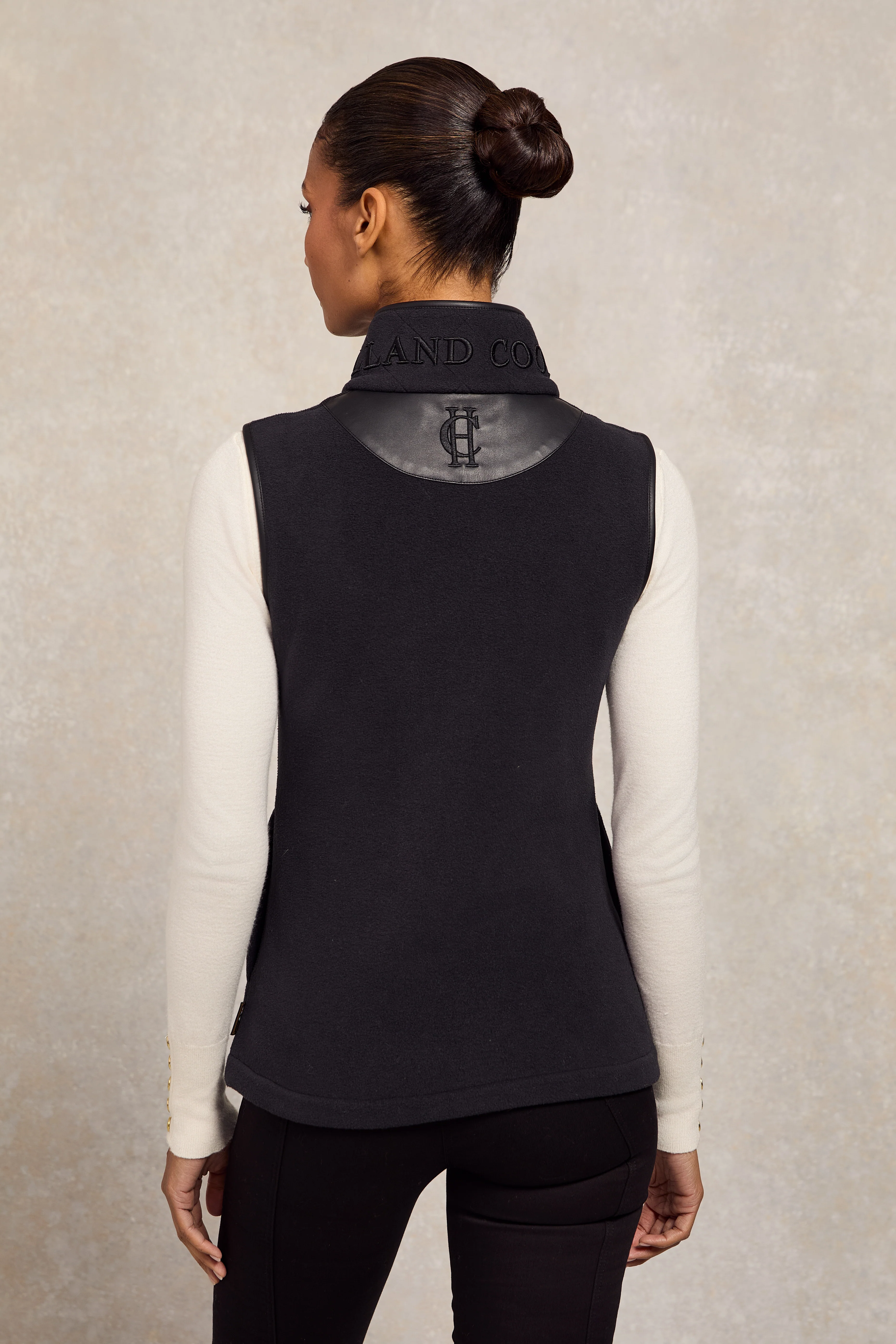 Country Fleece Gilet - Image 19
