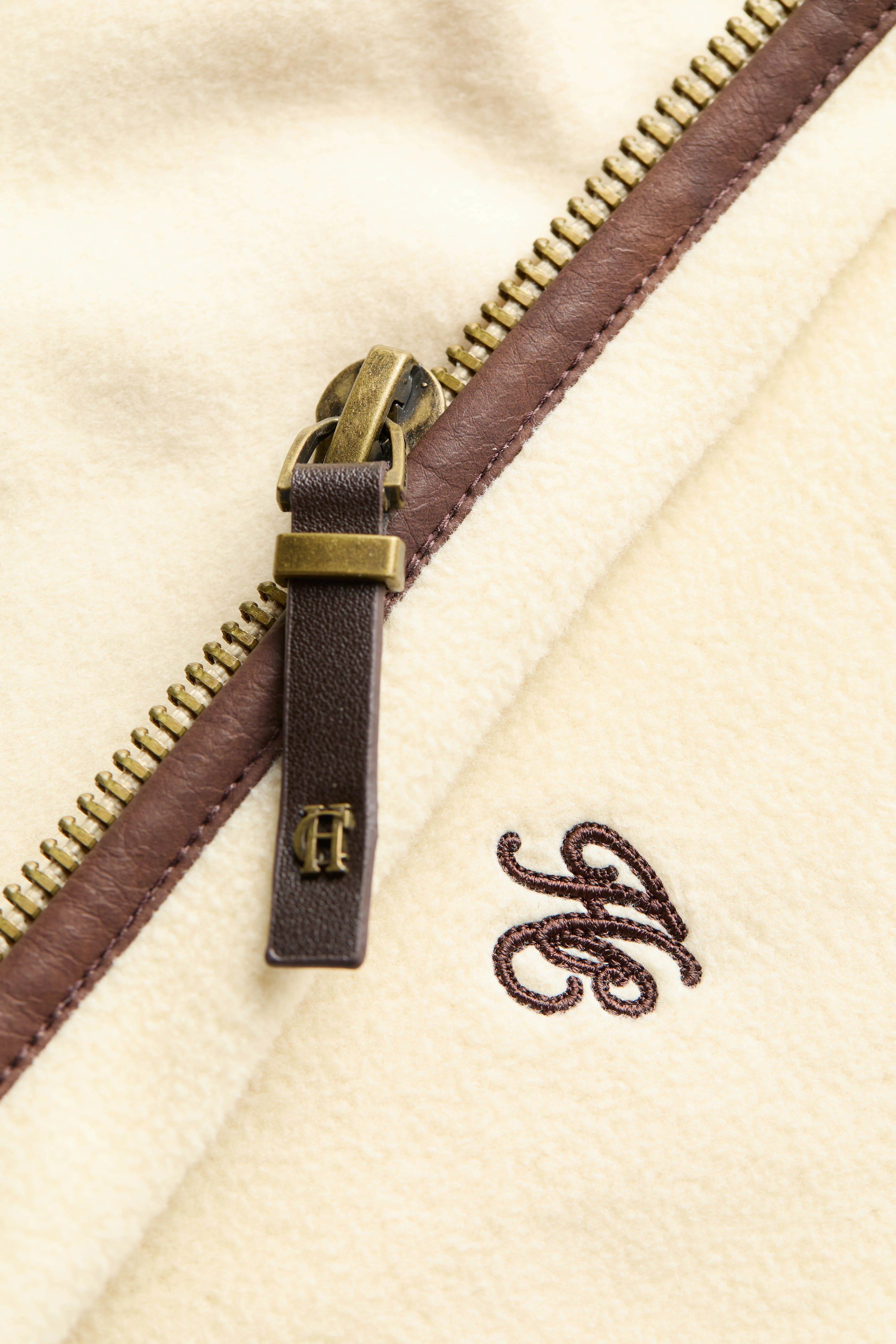 Country Fleece Gilet - Image 8
