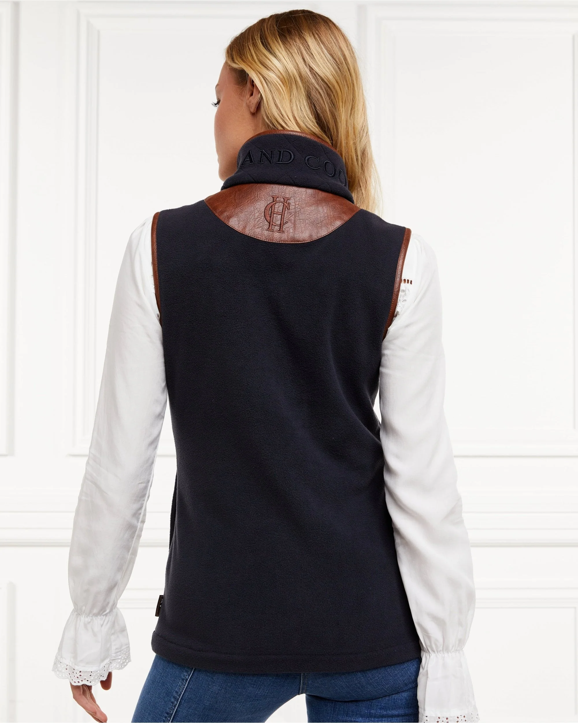 Country Fleece Gilet - Image 10