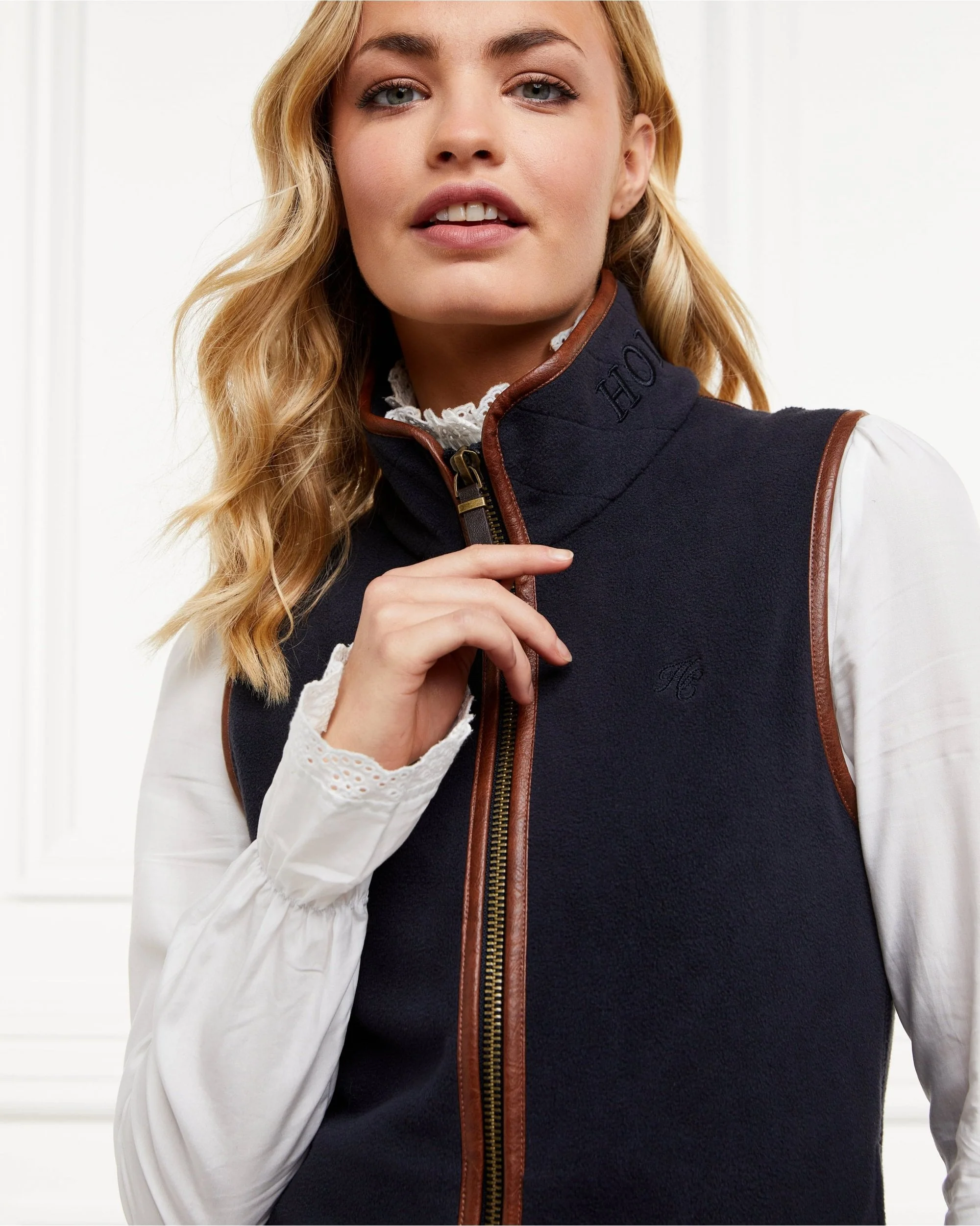 Country Fleece Gilet - Image 7