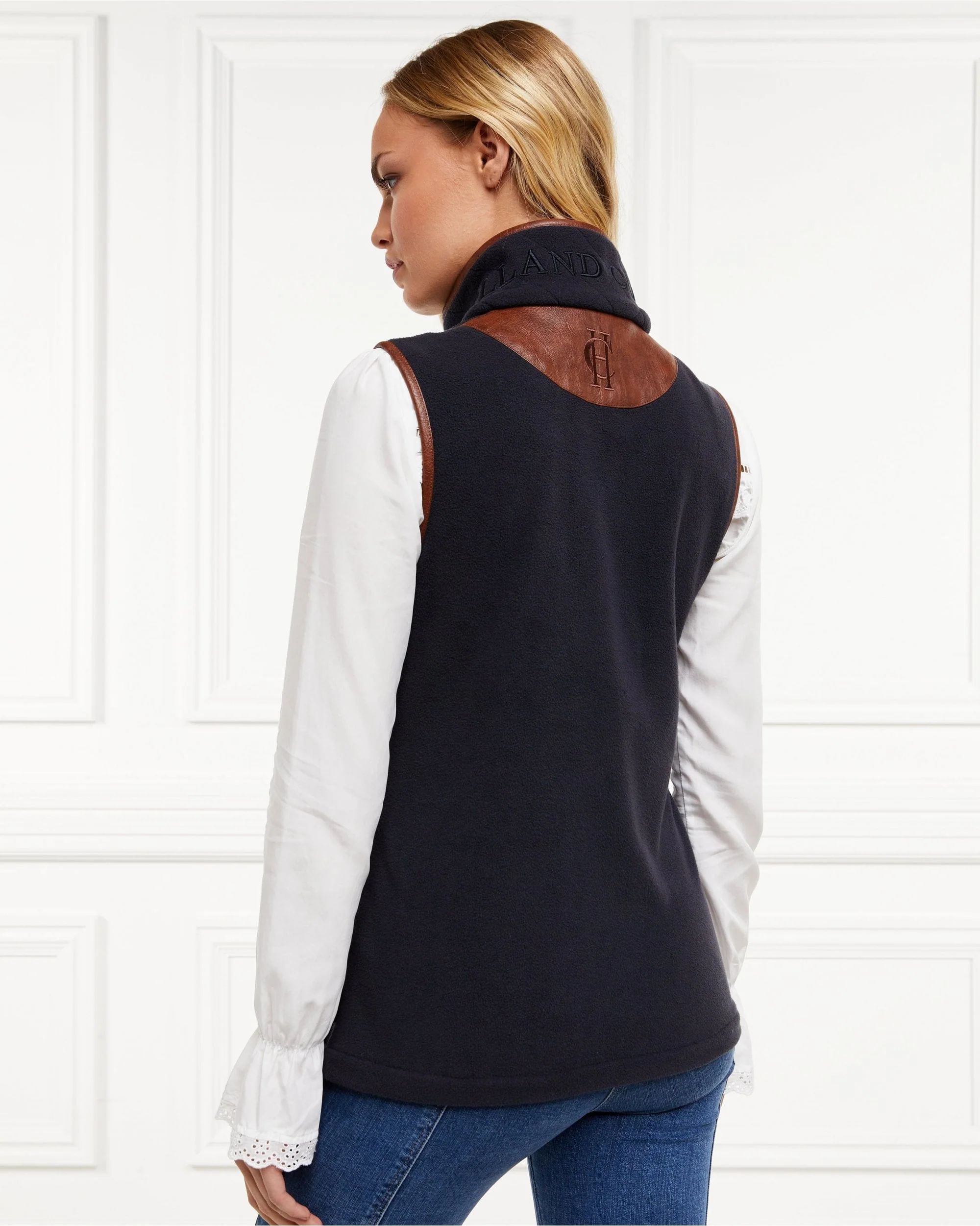Country Fleece Gilet - Image 9