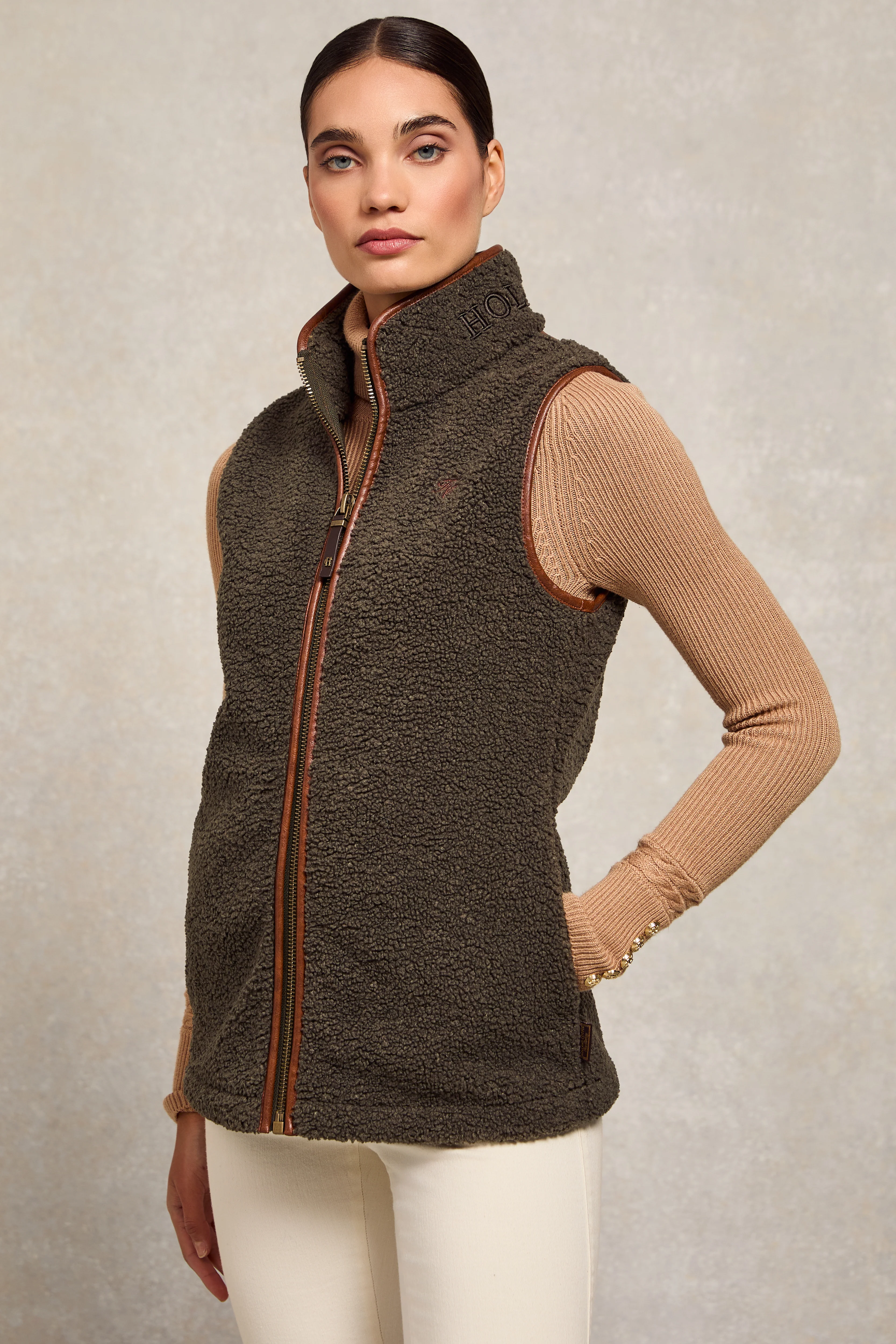 Country Fleece Gilet - Image 11