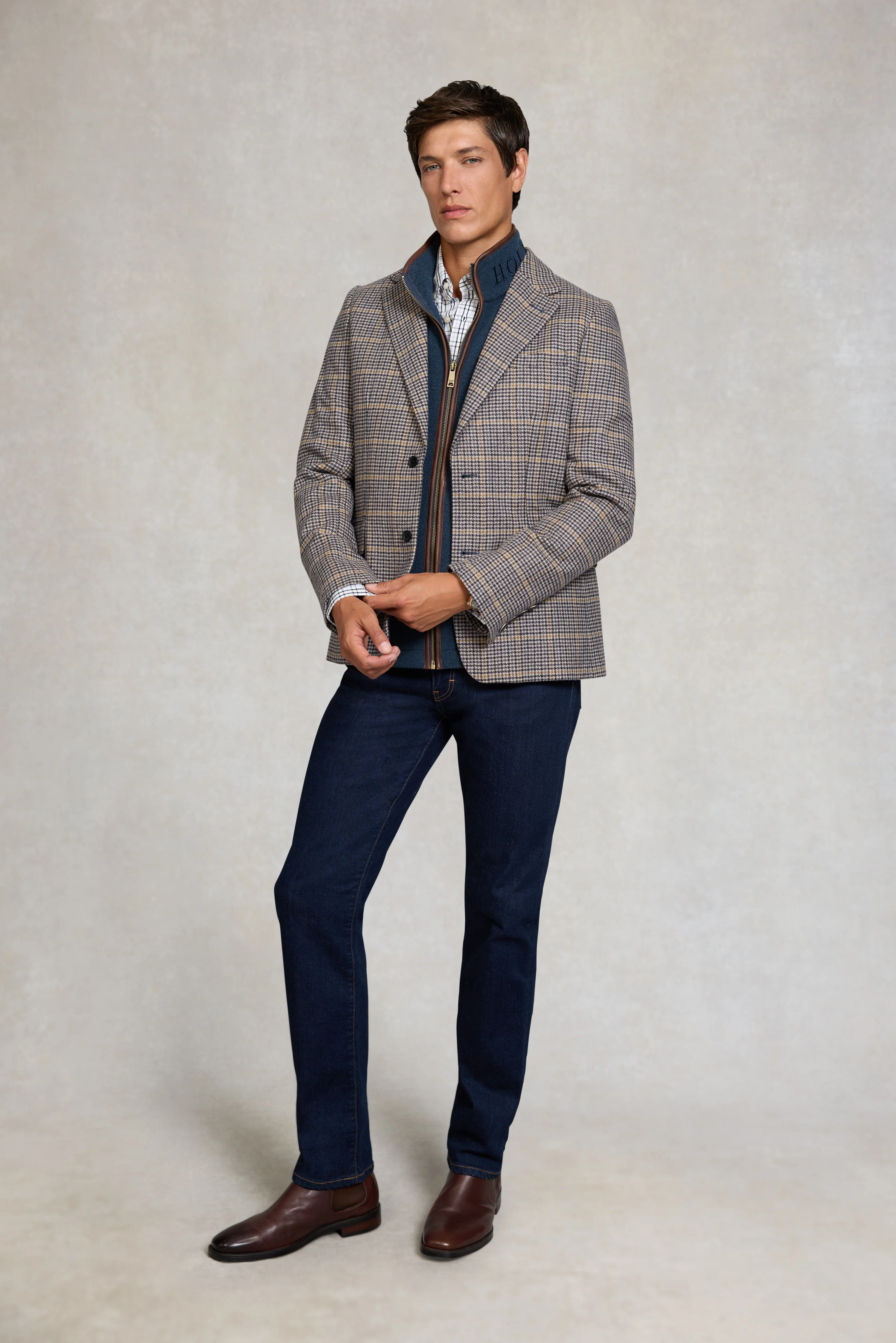 Men's Classic Woven Button Down Shirt - Image 7