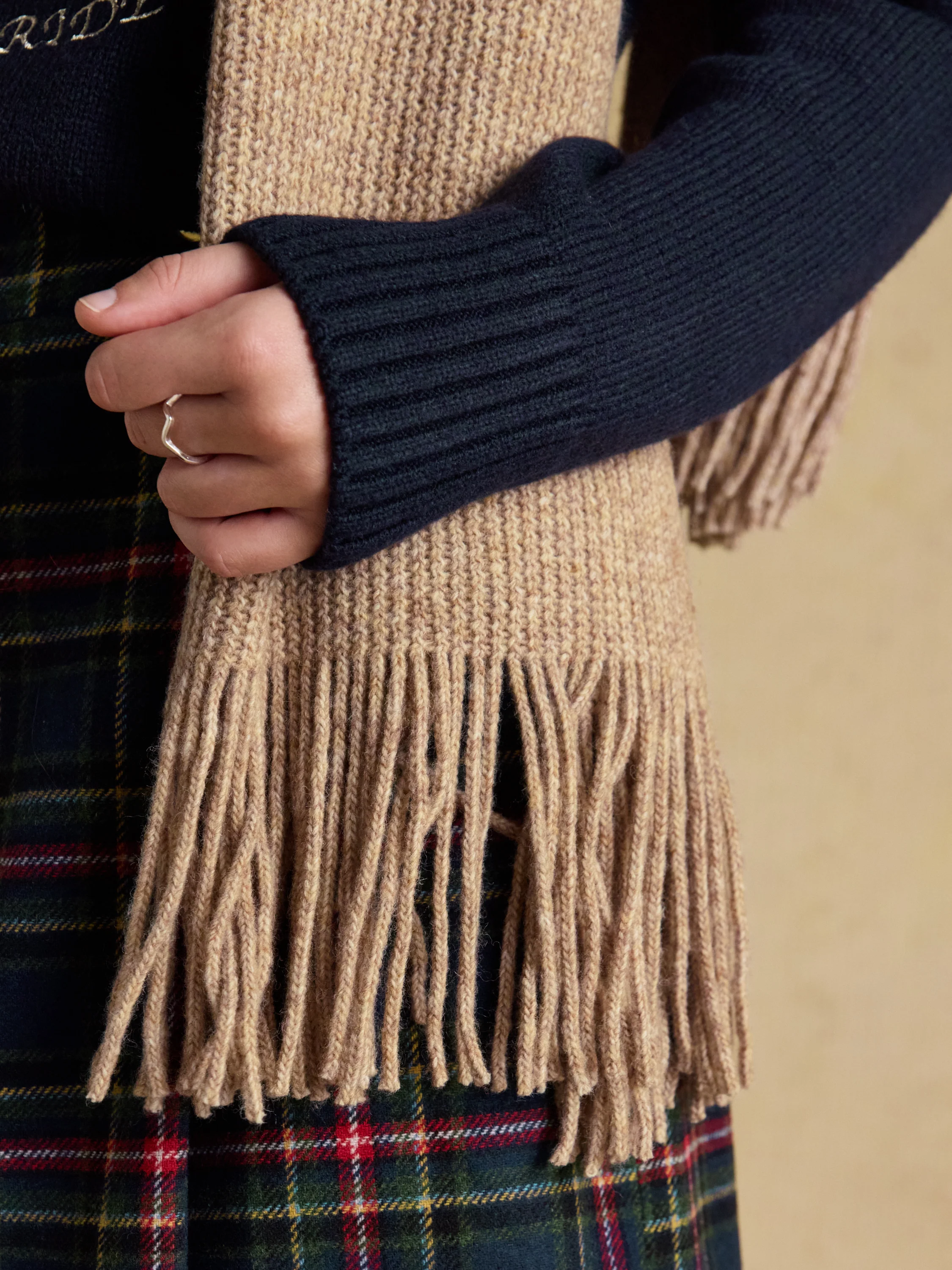 Rosa Knitted Scarf - Image 5