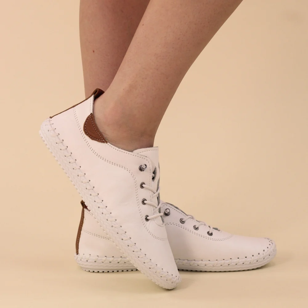 St Ives White Leather Plimsoll - Image 6