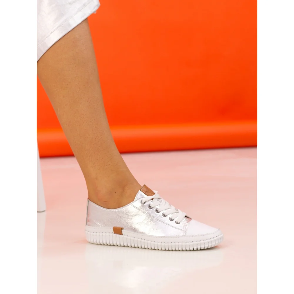 Lunar Starlet II Silver Leather Plimsoll - Image 2