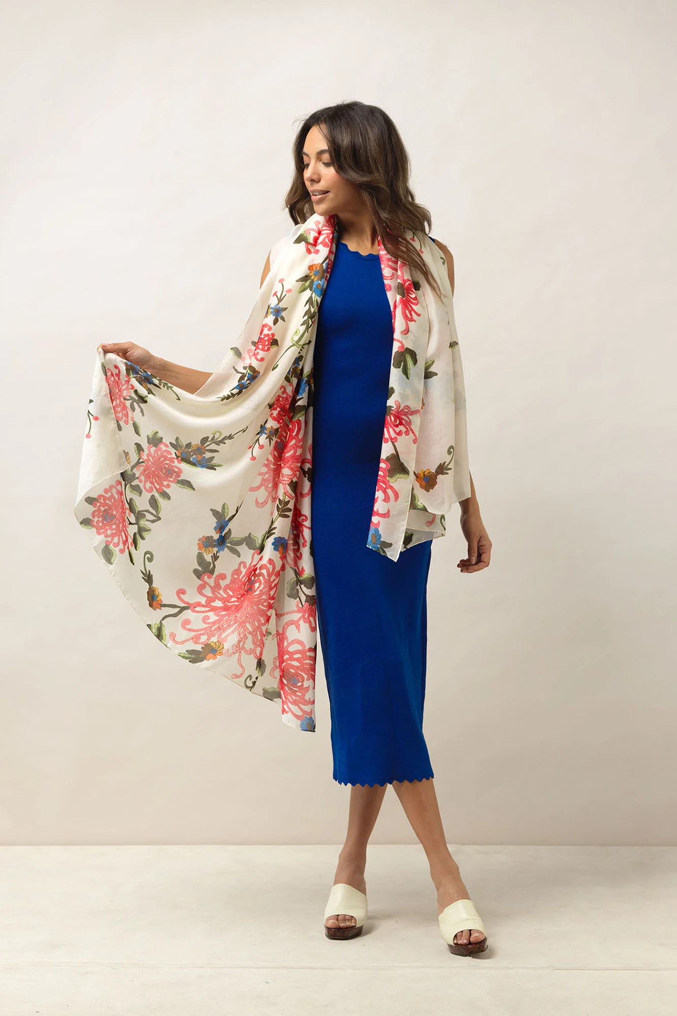 Scarf Chrysanthemum Ecru - Image 2