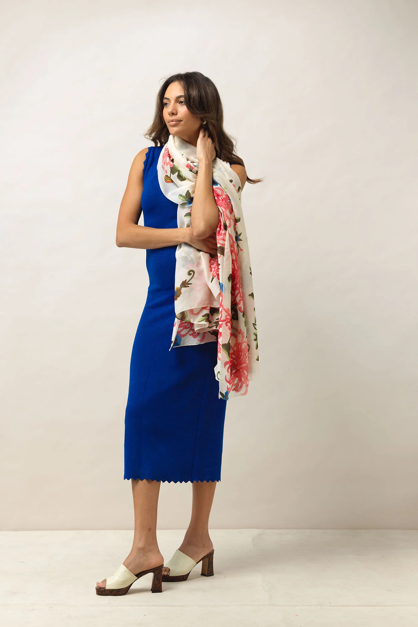 Scarf Chrysanthemum Ecru - Image 4