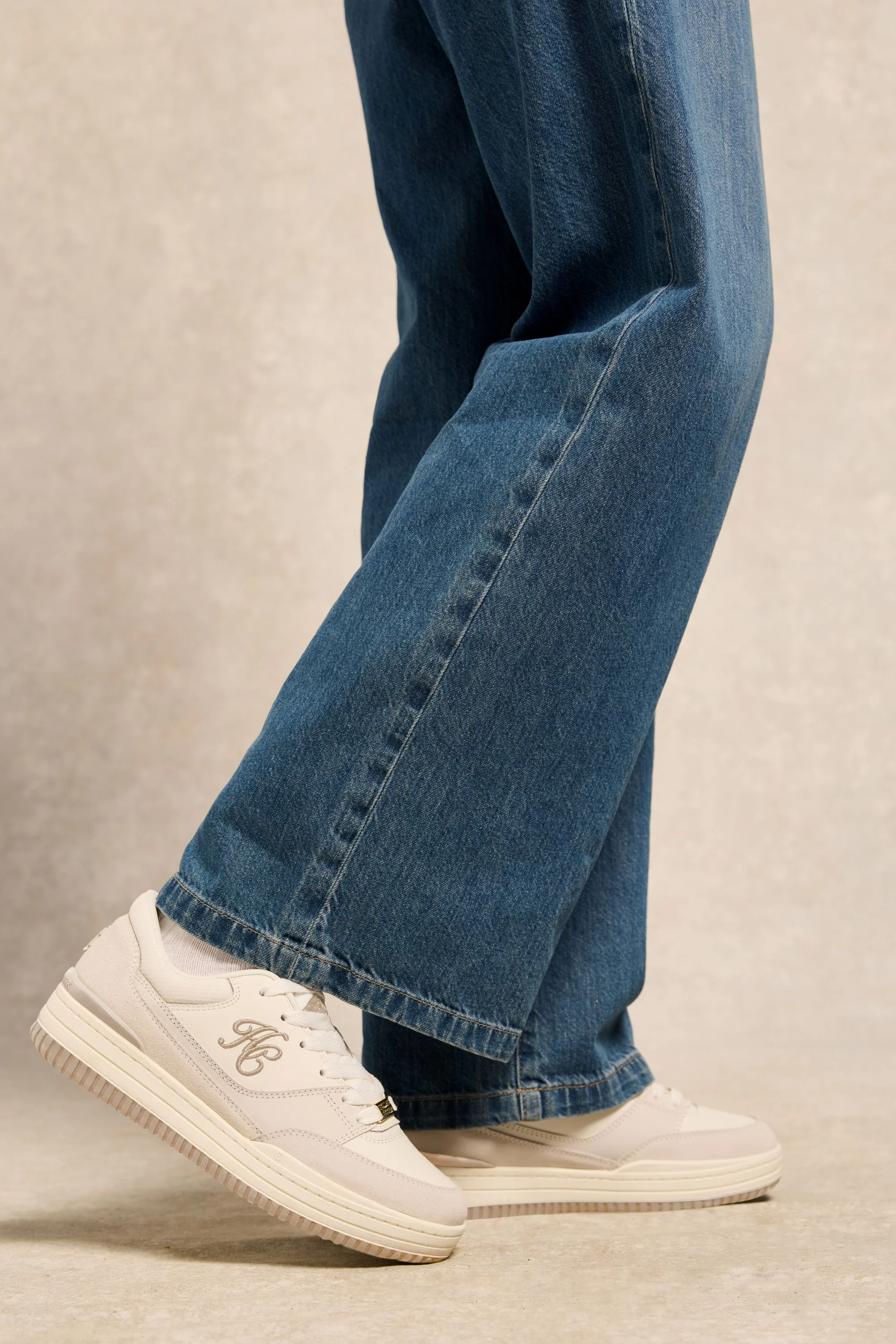 Retro Trainer - Image 8