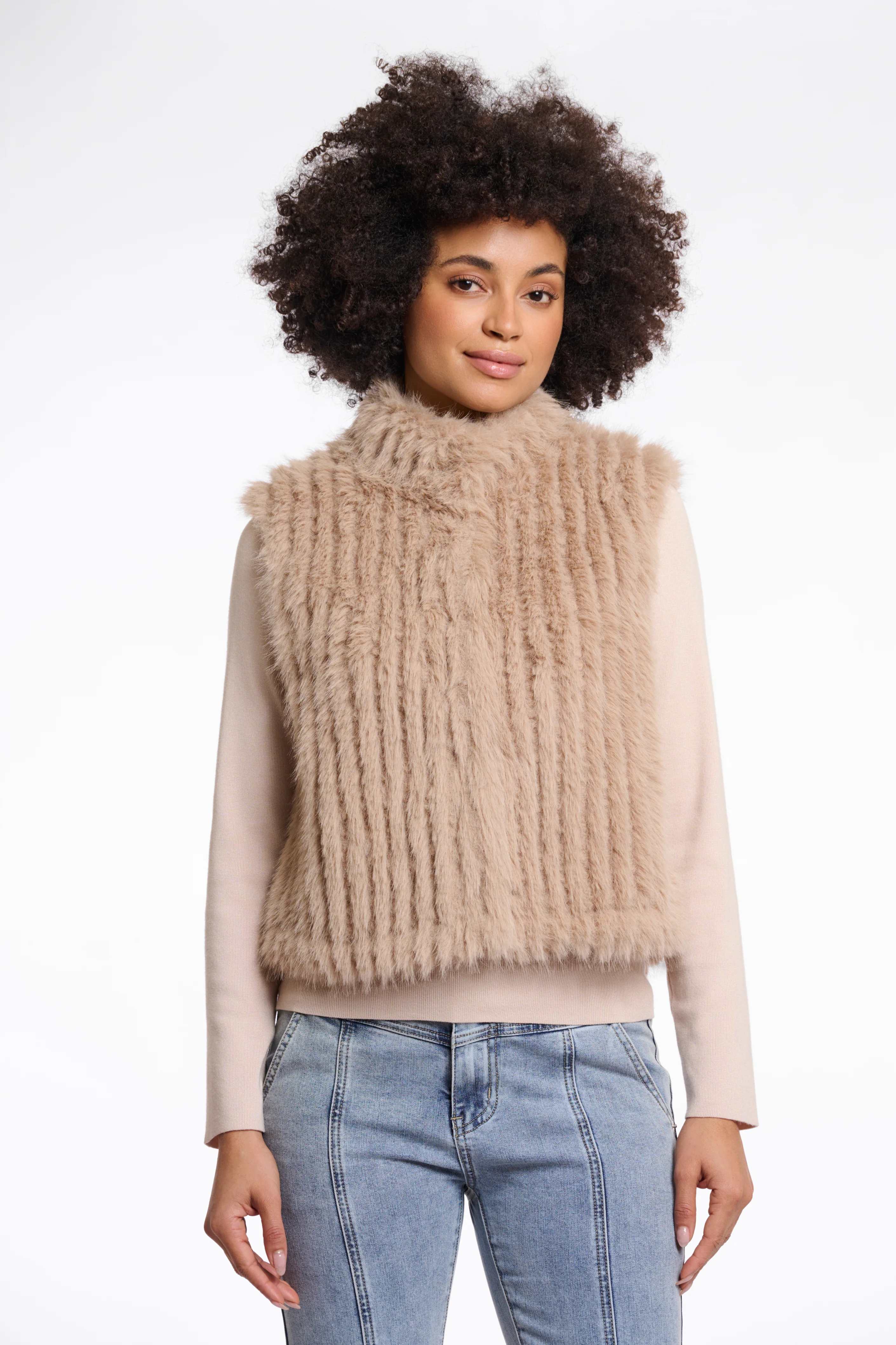 Dava Gilet with Closure