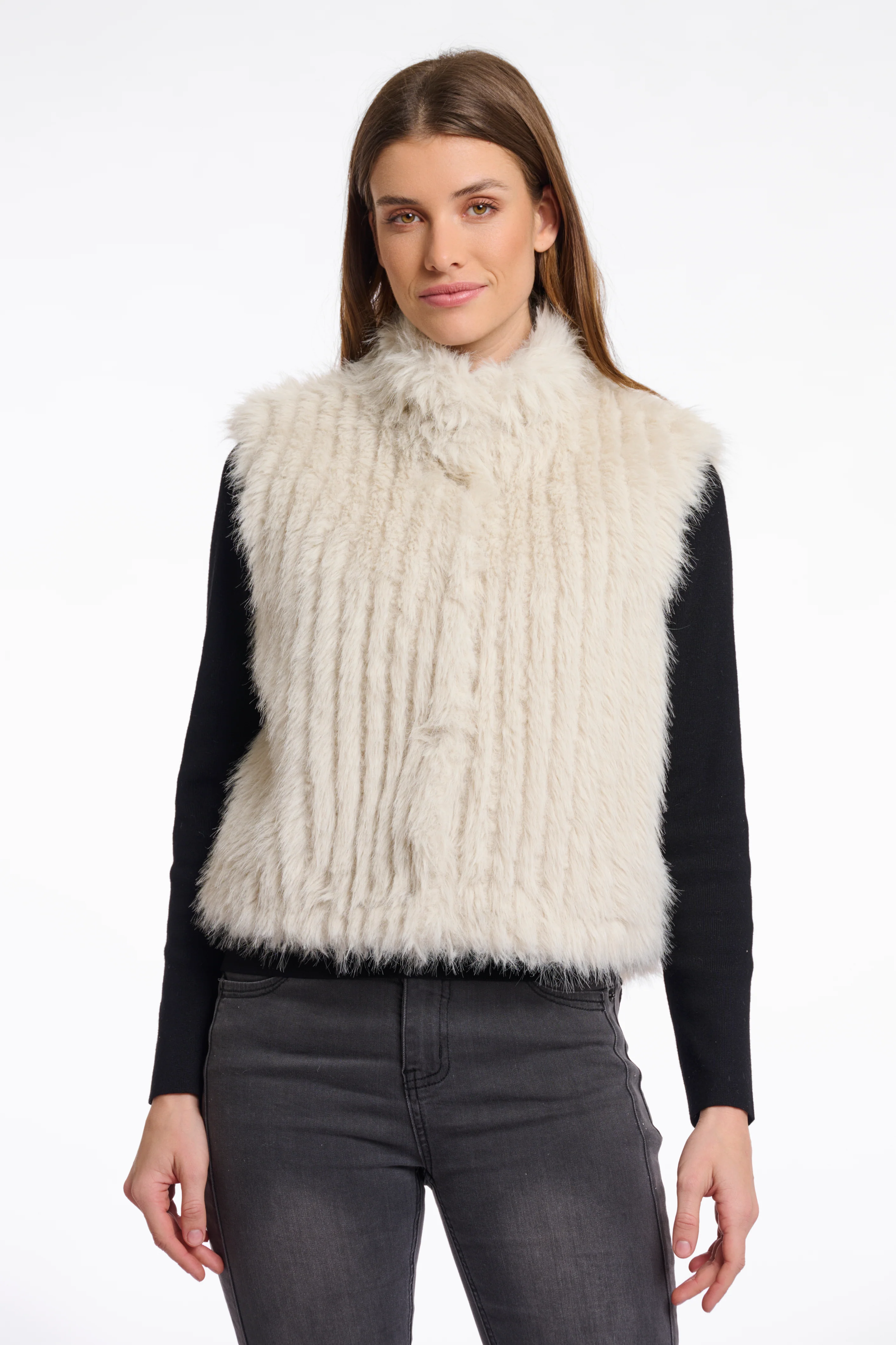 Dava Gilet with Closure - Image 3