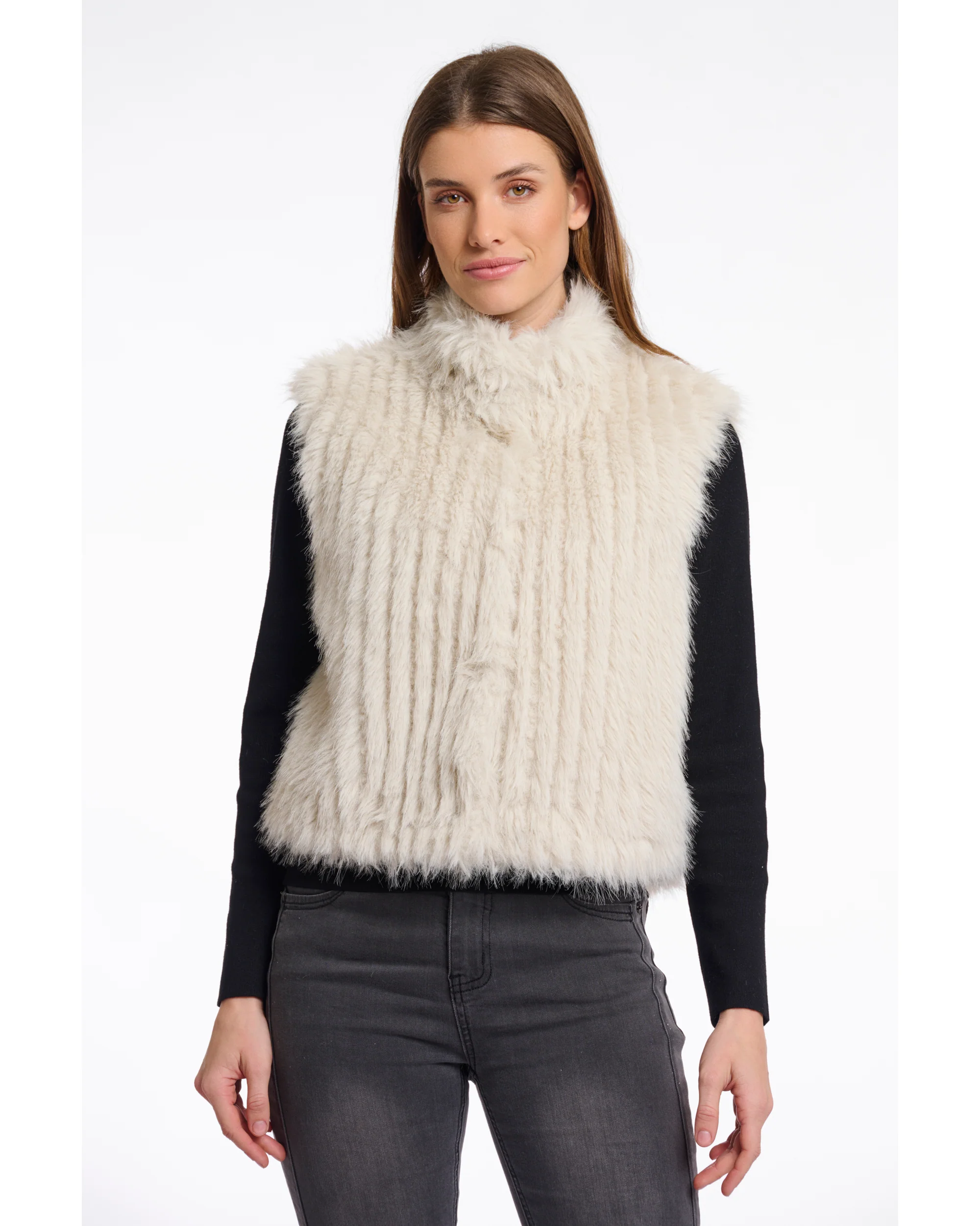 Dava Gilet with Closure - Image 9