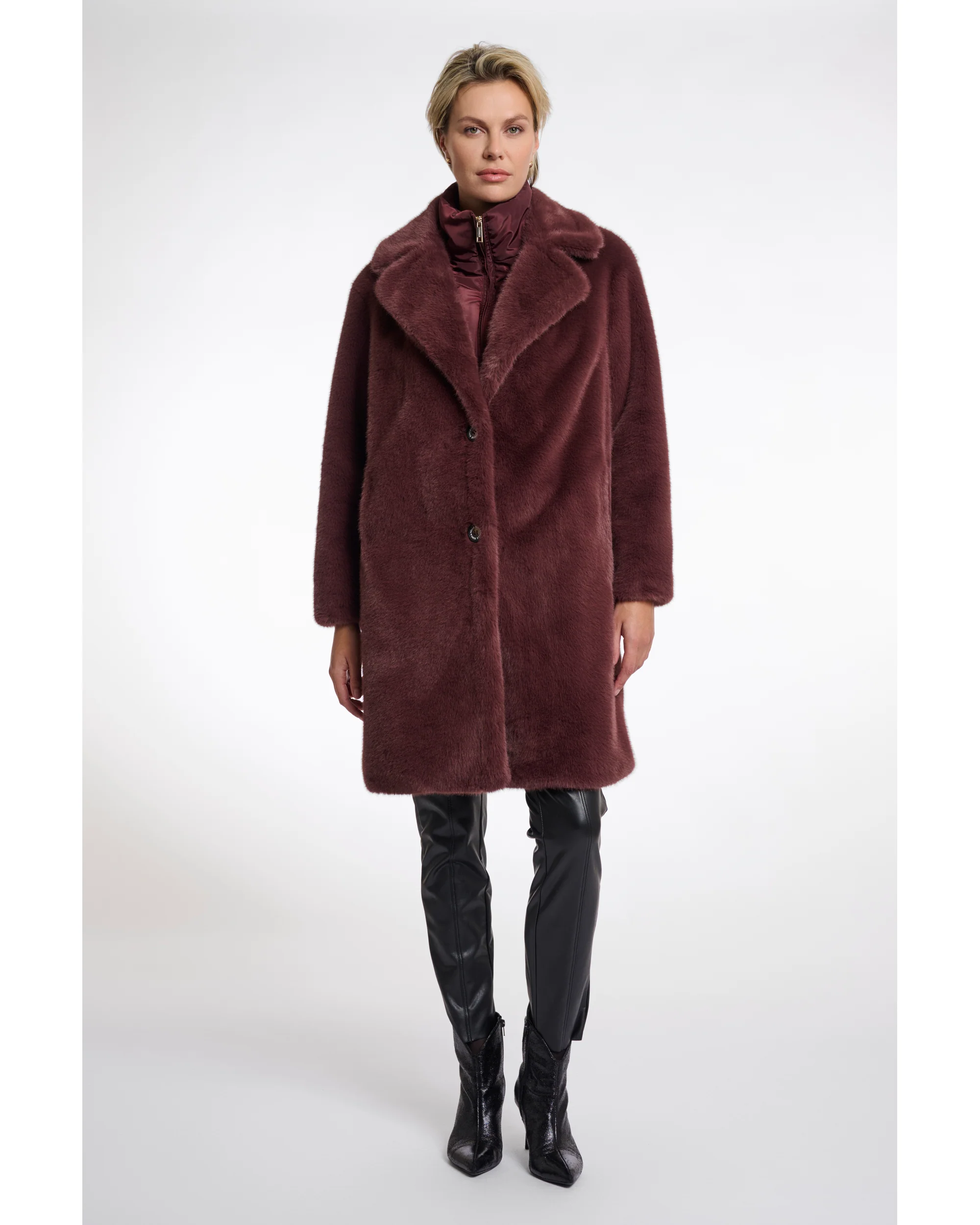 Single breasted faux fur coat with detachable collar - Image 9