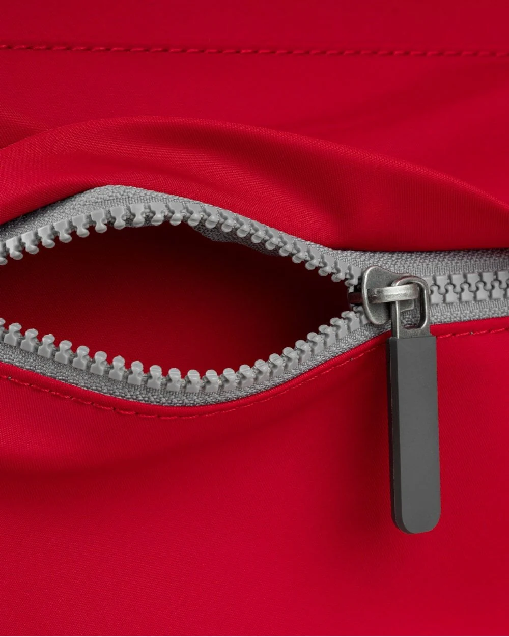 Trafalgar B Cranberry Recycled Nylon - Image 4