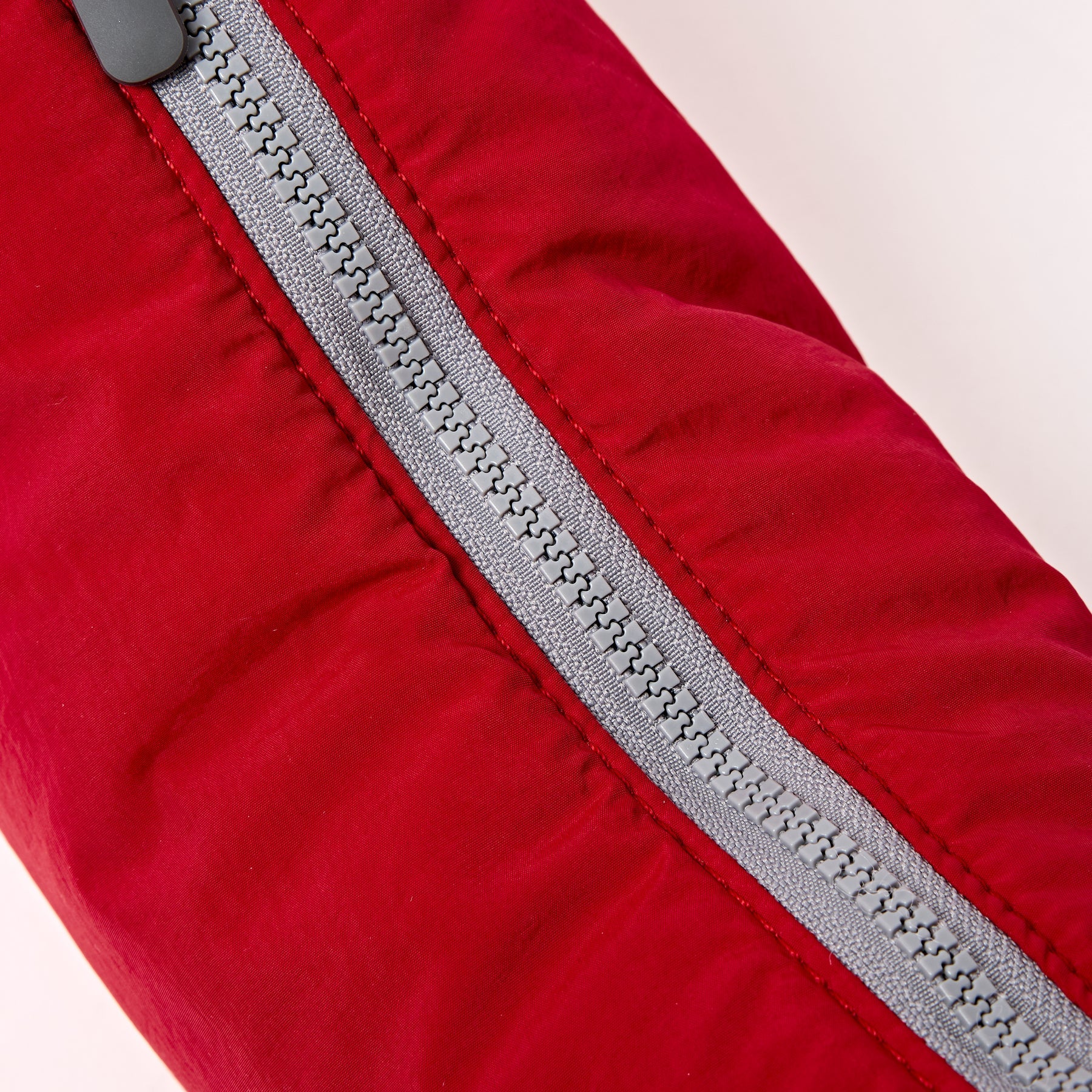 Farringdon Half Moon Bag in Chilli - Image 7